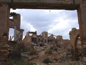 Belchite, Aragon. Cityscape of a ghost town left as a monument to the destruction of war. Work by ecelan via Wikimedia Commons.